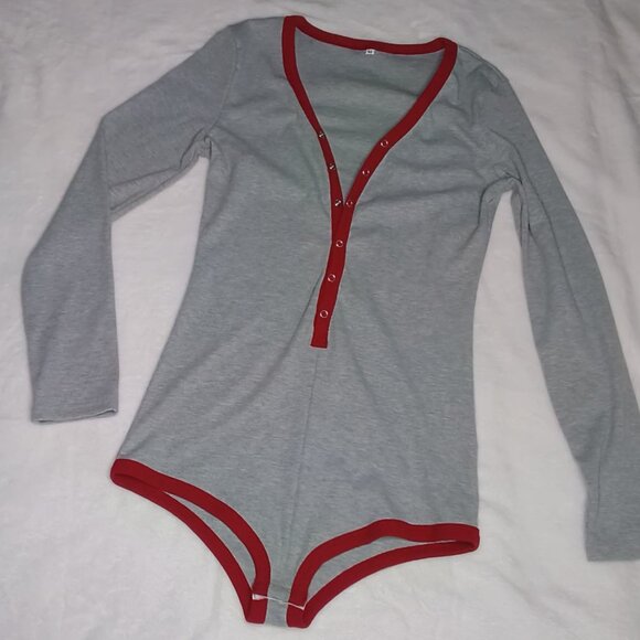 Womens π· Adorable Gray And Deep Plum Long Sleeve Full Back Bodysuit Play Suit - Picture 2 of 7